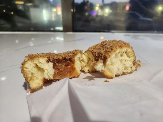 Crumb cake donut