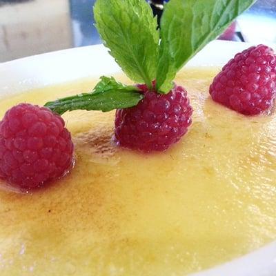 Passion Fruit Crème Brûlée with raspberries and mint @konagrill Meridian, ID.