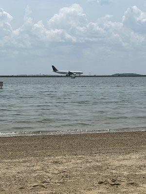 Amazing views on planes taking off and landing - great entertainment for kids!