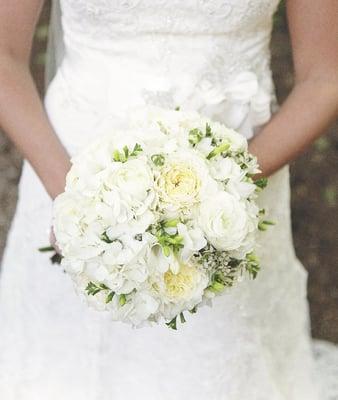 Garden rose and hydrangea bouquet