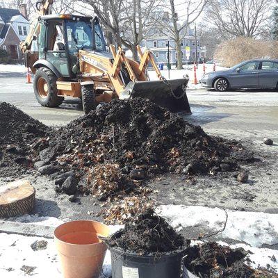 Feeney Brothers contractor destroyed the garden and then took off with the landscape materials. Unethical business practices.