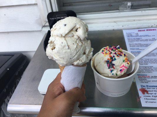 Mint chocolate chip and cookie dough on top and double chocolate on bottom