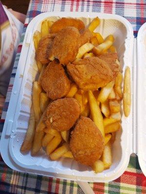 Nuggets with fries