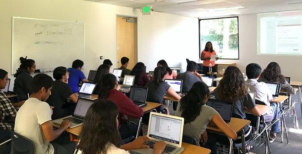 Jenny Bloom, Senior College Admissions Counselor, leading a Student Workshop