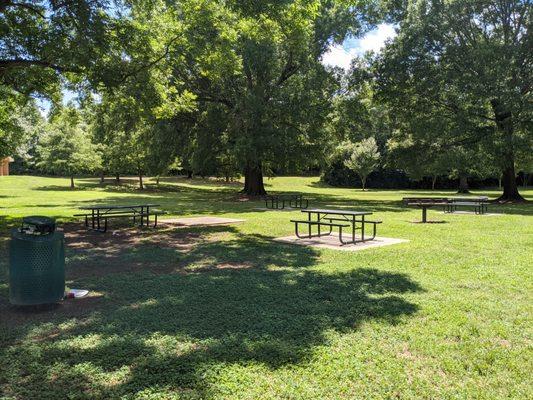 Picnic tables at Belk Tonawanda Park, Monroe