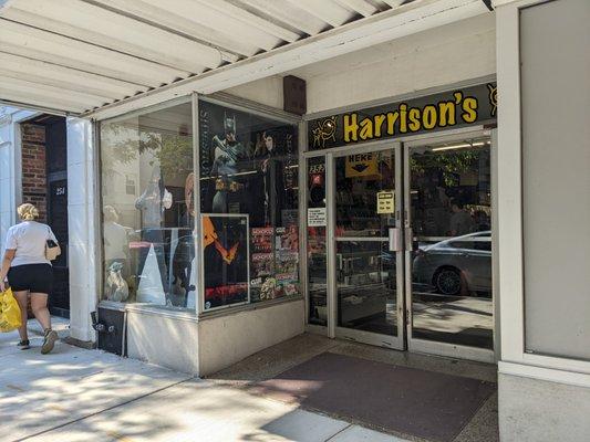 Harrison's Comics and Pop Culture, Salem