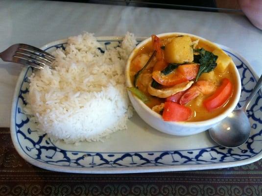 Pineapple curry lunch special