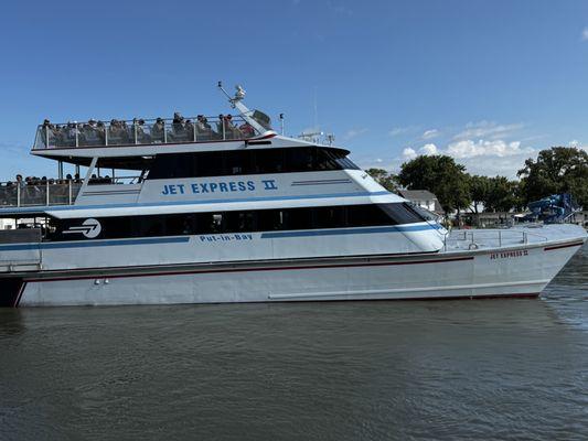 Jet Express leaving the dock at Port Clinton