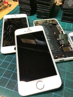 IPhone 5S LCD Screen Repaired. Platinum Wireless San francisco