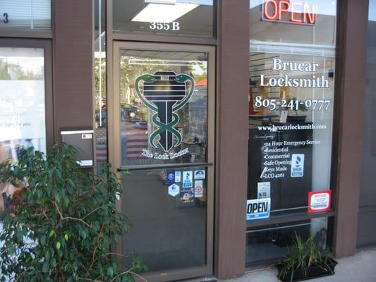 Brucar Locksmith is located at 355 E. Avenida de los Arboles in Thousand Oaks. Crosstreet Moorpark Rd.