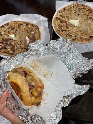 Bun Choley and Gobi Parantha -- both soooo good!!!