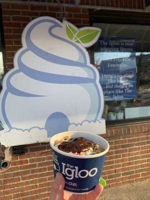 Chocolate Custard + Salted Caramel topped with hot fudge, rainbow sprinkles, and cookie dough!