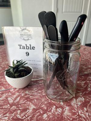 The table arrangement