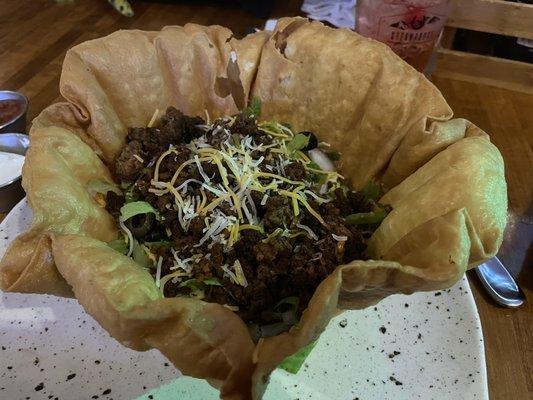 Taco salad with beef