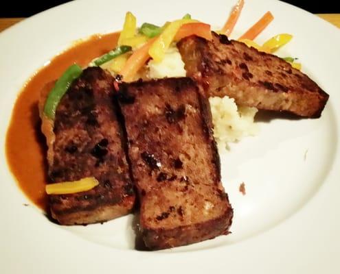 Grilled meatloaf with mashed potatoes. Plated nicely for a sports bar, I thought. And tasty.