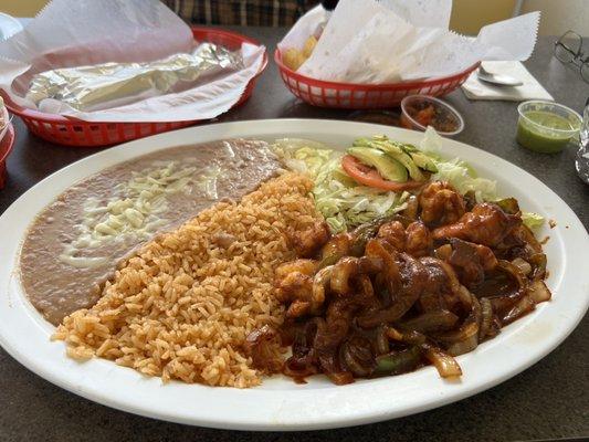 Camarones a la diabla. Spicy shrimp.