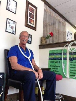 Dave also has 10 years with PEMF training for Pain Relief - Shown here with the Big Loop Shoulder Treatment.  Therapeutic and athletic.