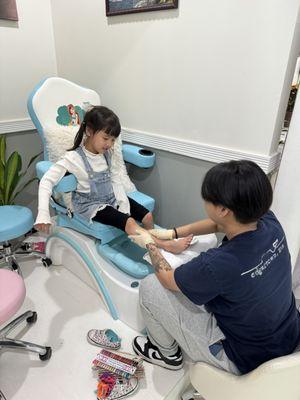 Kid pedicure