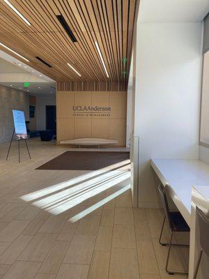 UCLA Anderson School of Management