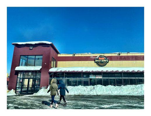 Dat Donut. is Sharing The same Place with Uncle John's BBQ! (S.Cottage Grove/E 83rd St)Big Parking Donuts Breakfast Sandwiches & Coffee.