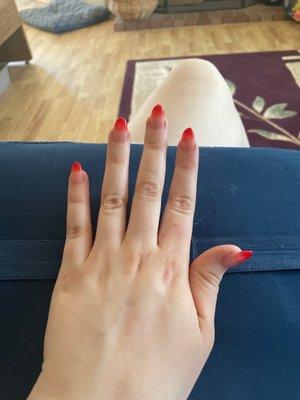 Red ombré nails