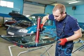 Free mobile windshield replacement and auto glass repair service in  Richmond, TX 77469.