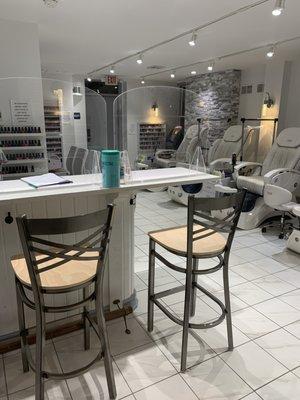 M Nail Salon Aspinwall