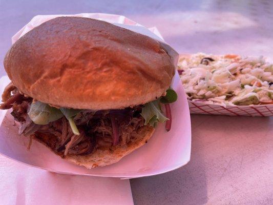 Pulled pork sandwich with coleslaw