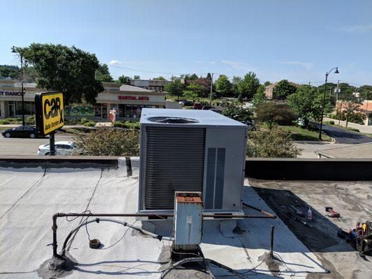 Rooftop Replacement in Glen Ellyn, IL