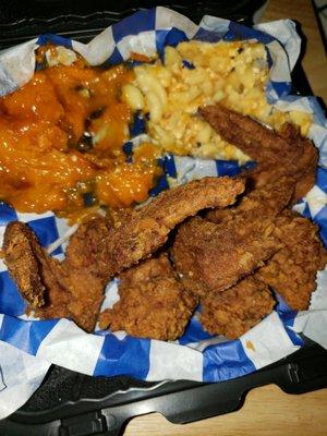 Fried chicken yams and Mac n cheese