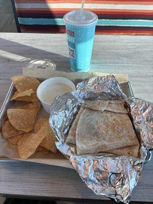 Chips/queso and veggie quesadilla