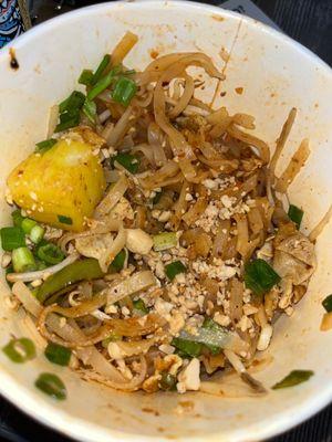 Pad Thai with Scallions, Potatoes, green bell peppers and crushed peanuts.