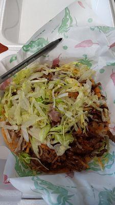 Shredded Beef Tostada 4.5/5 Execelente