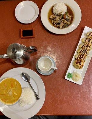 Yellow Curry, pot of Green Tea, Kabuki Roll, Basil Chicken level 3 spice