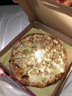 Garlic Chicken Pizza