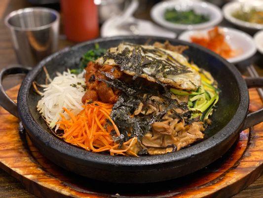 Stone pot bibimbap