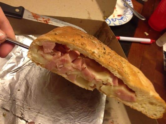 This was supposed to be a ham calzone with extra ham....Calzones are supposed to have Ricotta!!!