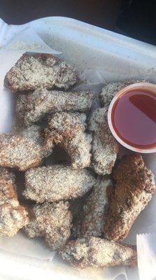 Powder lemon pepper wings