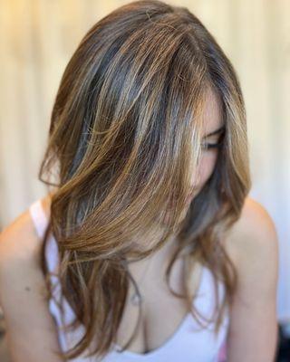 Natural lived in highlights using ammonia free toxic free color