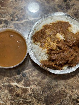 Bistec en salsa con habichuelas (stewed steak in sauce with beans)