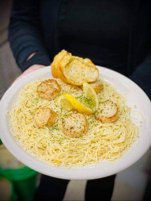 Pan Seared Scallops with angle hair pasta