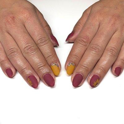 Gel manicure with fall design & matte finish