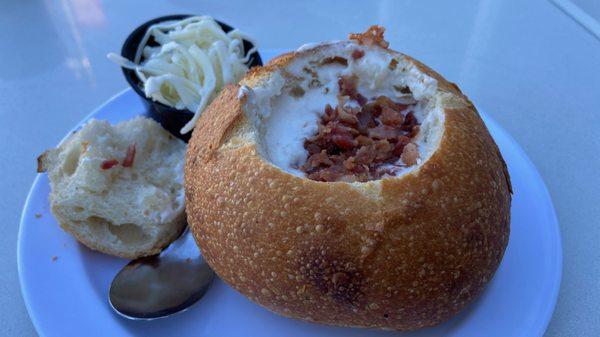 1-2-2022, great chowder sourdough bread bowl with bacon