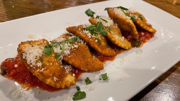 Fried ravioli was pretty tasty. Loved the sauce.