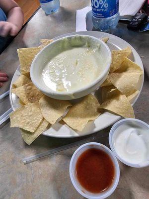 Queso and chips