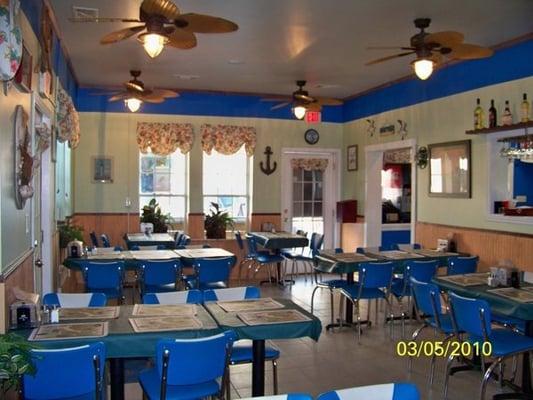 Cool and comfortable in the dining room.