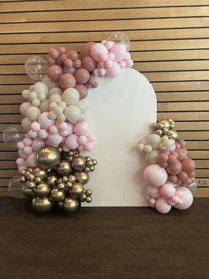 https://www.cakesbytorielizabeth.com/  Balloons & decor for any occasion  Instagram: @cakes_bytorielizabeth