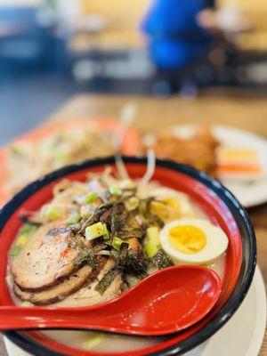 Tonkutsu (braised pork) ramen