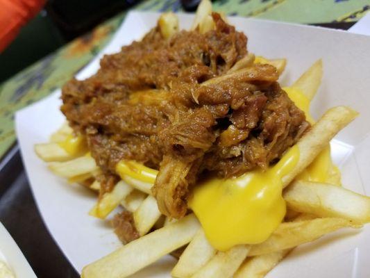 Fries with pulled pork and cheese