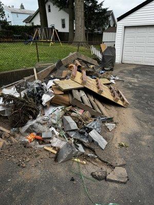 Construction debris, pick up and removal services near me.